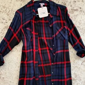 Ingrid and Isabel maternity flannel tunic NWT